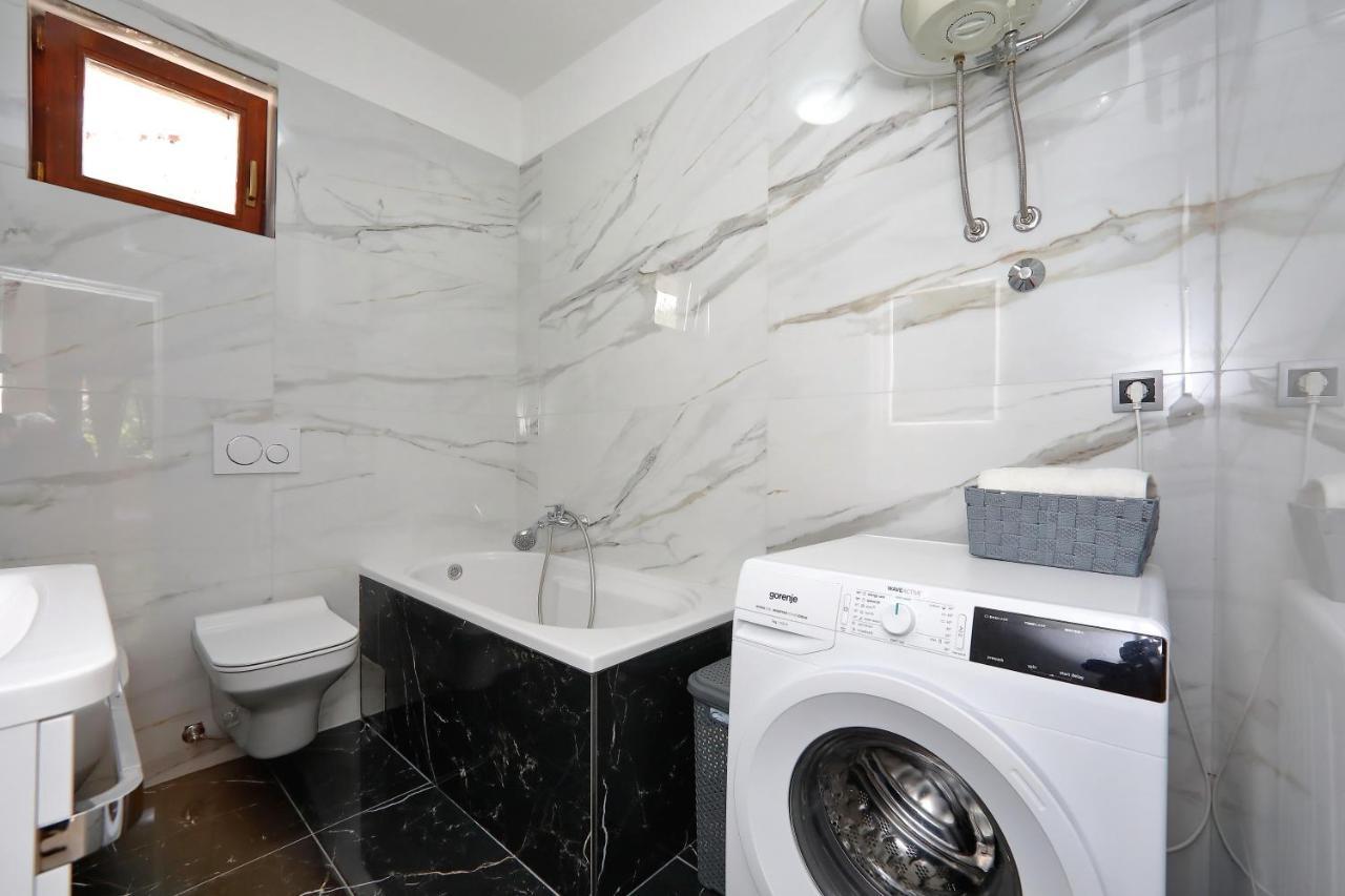 Apartment Lucijan Bibinje Bagian luar foto